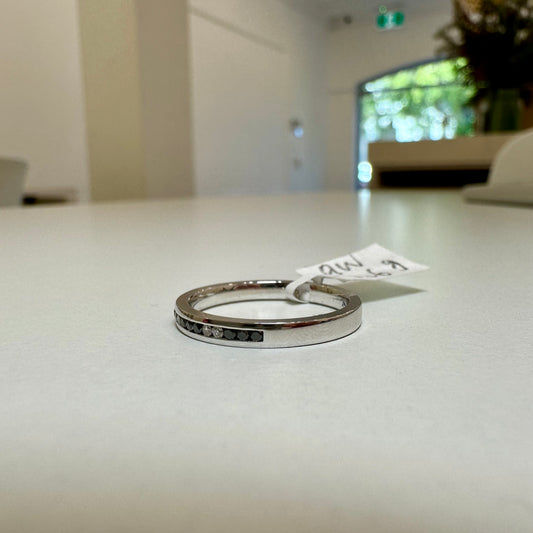 9ct. White gold black and white diamond